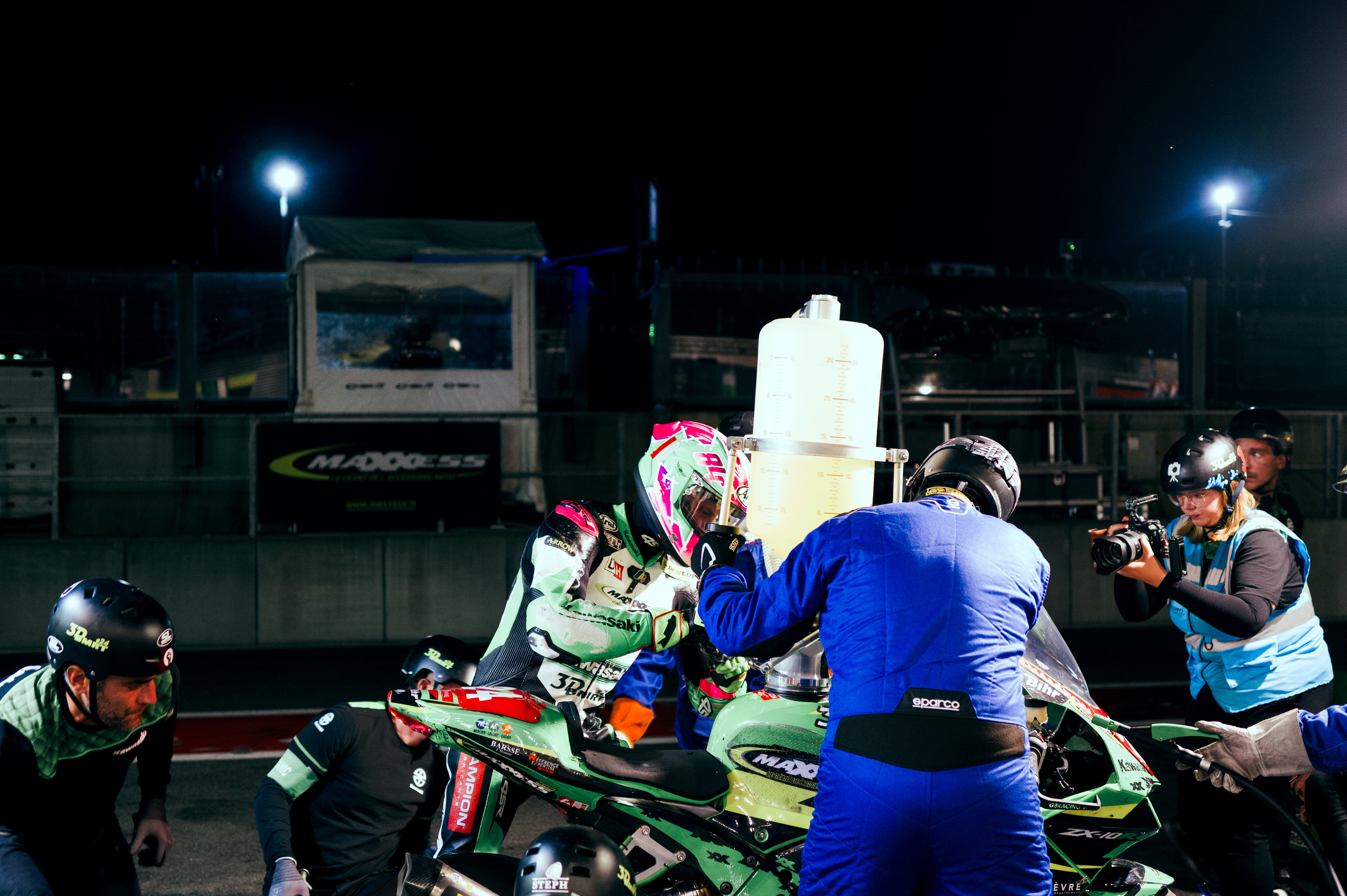 Ravitaillement nocturne pit stop