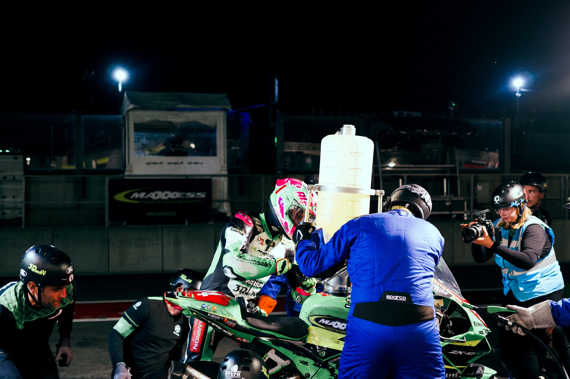 Ravitaillement nocturne pit stop